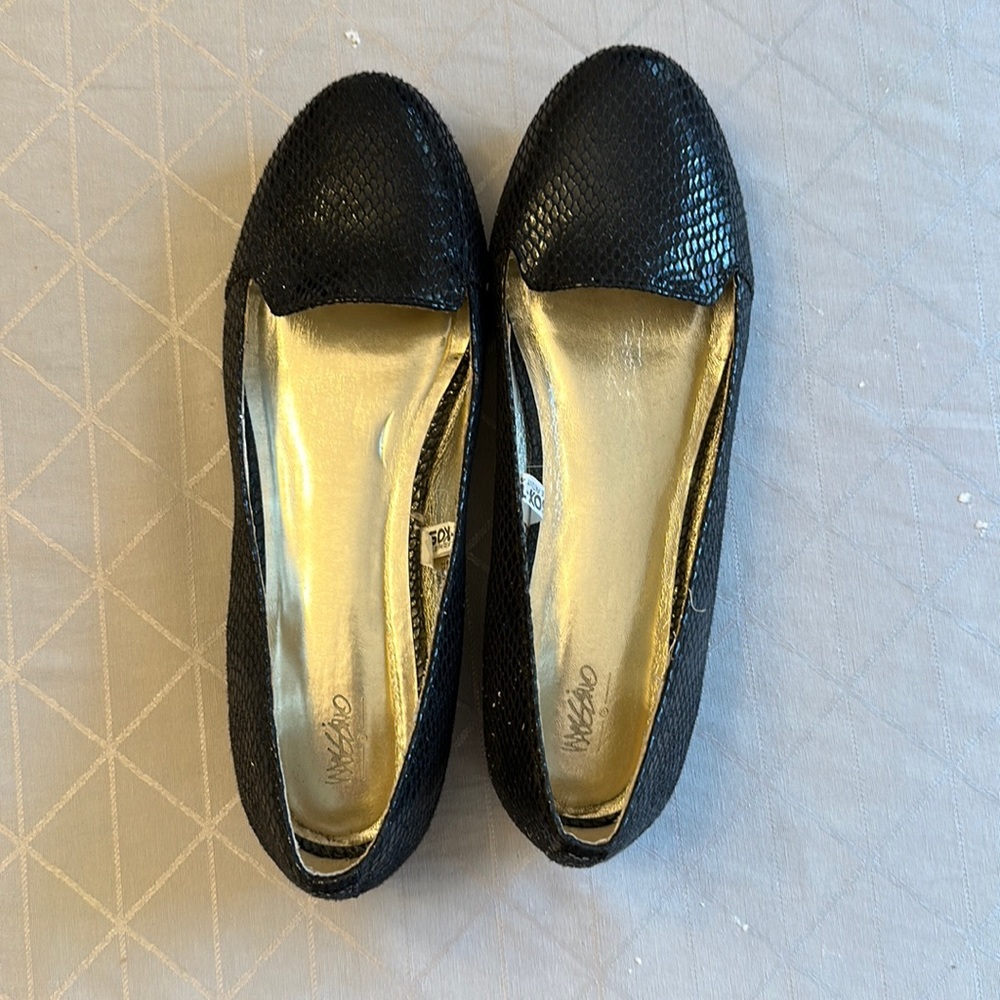 Black flats - Size 6- worm once
